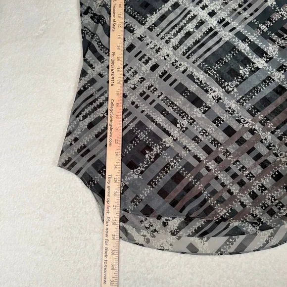 CAbi Sleeveless Plaid Floral Blouse Gray Black Lightweight Casual Dressy Top M - Picture 13 of 15